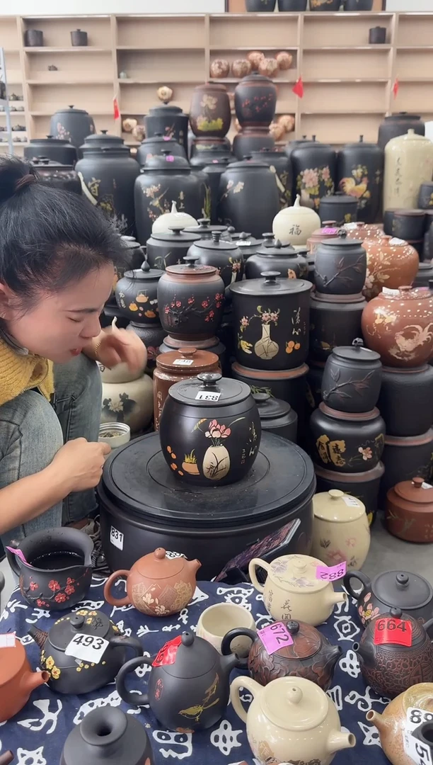 壶大大瑕疵茶叶罐   831  腰鼓彩填