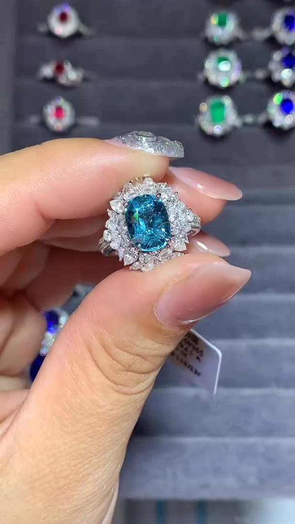 18K金镶嵌戒指碧玺3.02CT