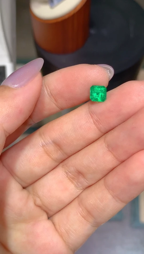 裸石未镶嵌祖母绿0.85CT