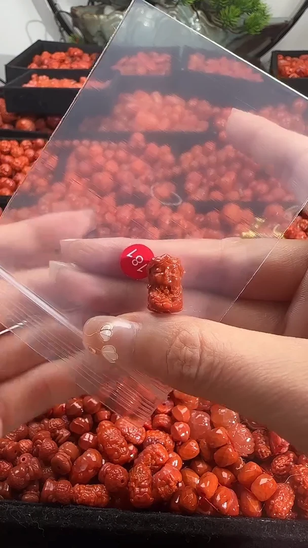 颈饰未镶嵌南红玛瑙1