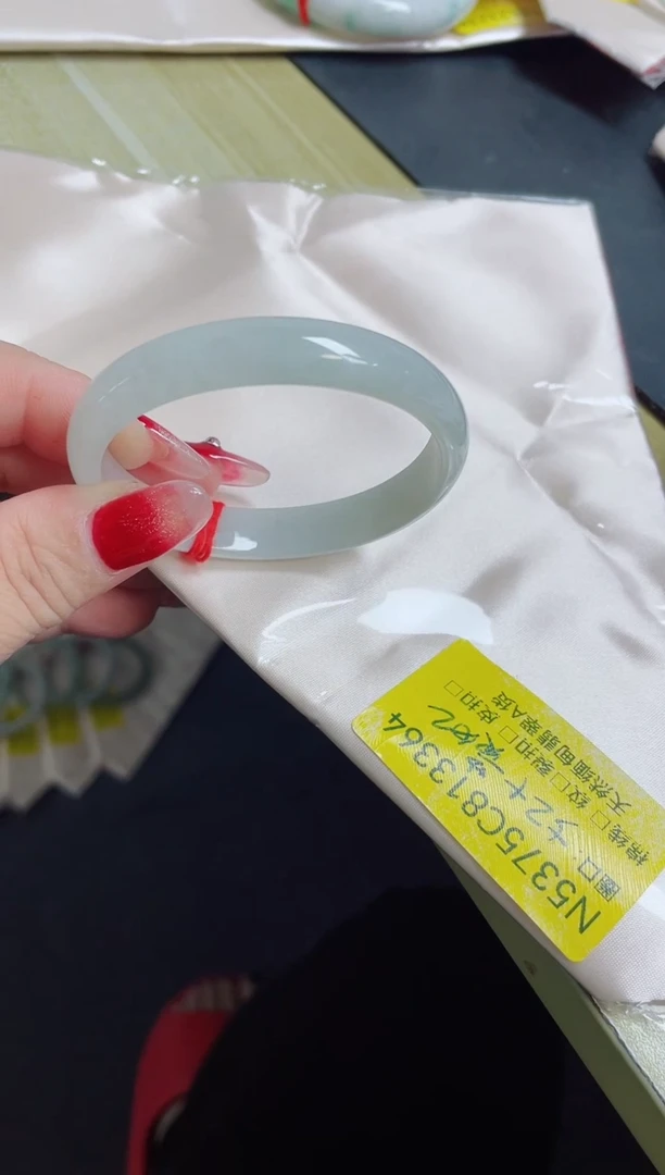 未镶嵌手镯翡翠52贵妃/13364