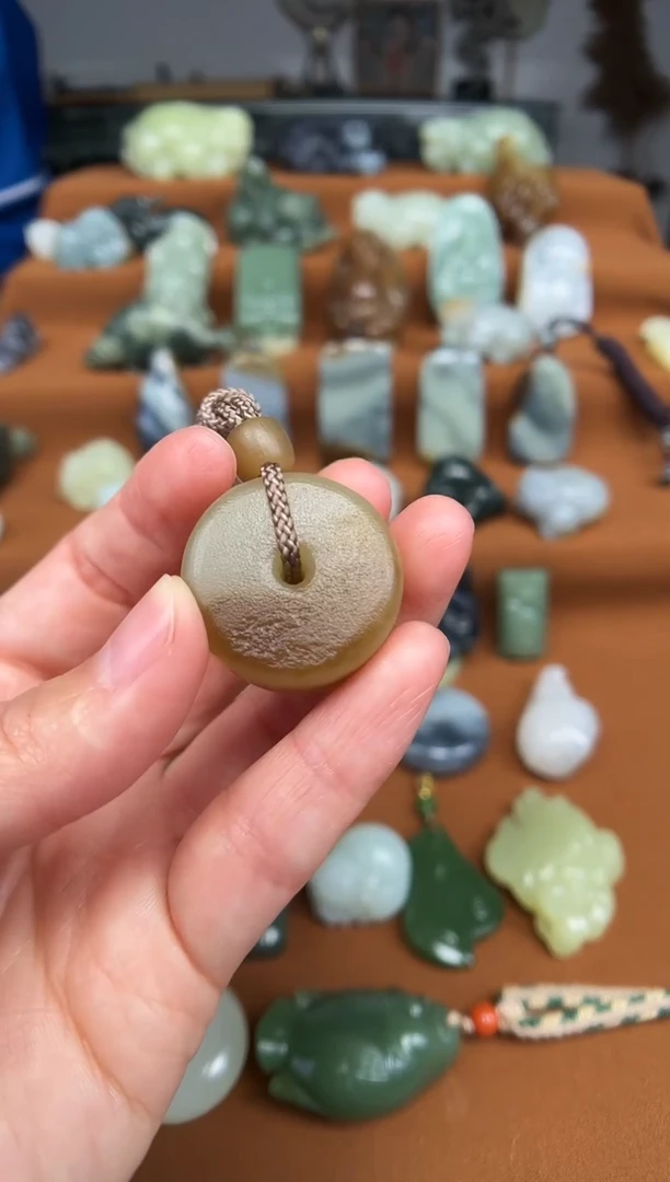 【闪购商品】和田玉颈饰未镶嵌平安扣