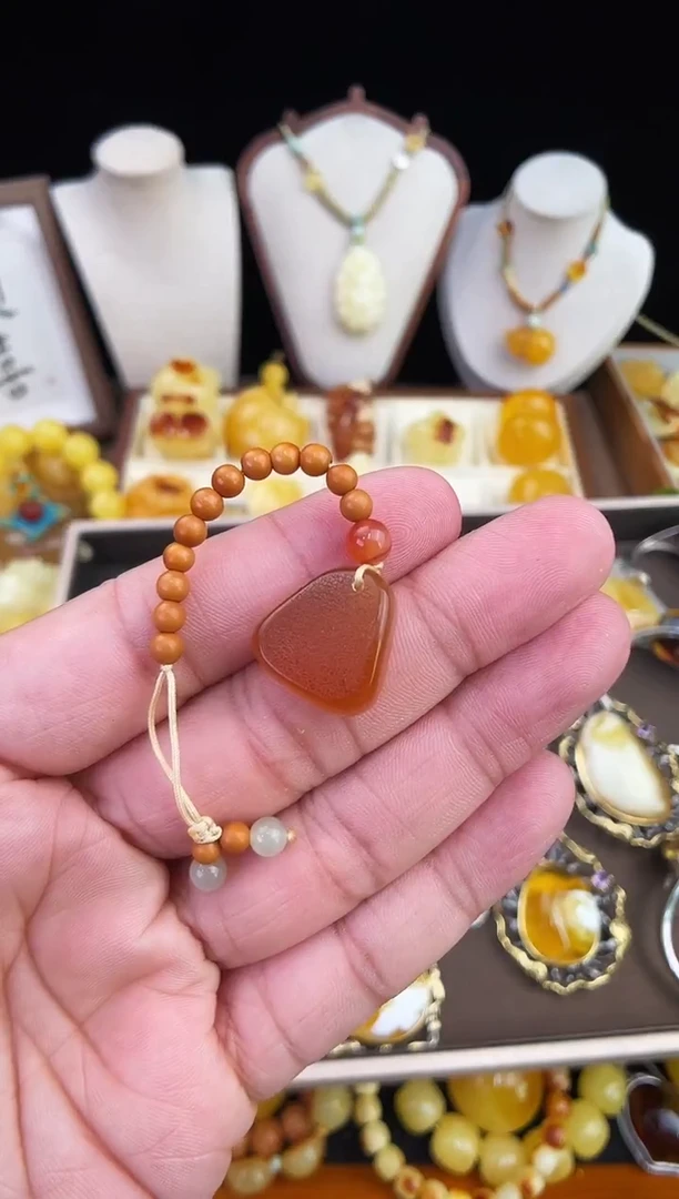 琥珀未镶嵌珠宝奇石柒月