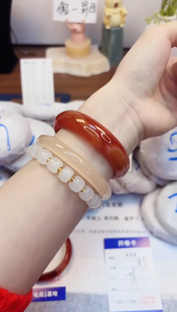 【闪购商品】石英质玉手镯未镶嵌454-玛瑙-圈口59