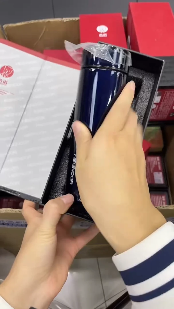 小熊保温杯5612-330ml蓝瑕疵