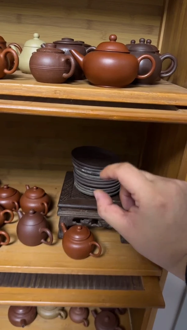 茶壶紫砂?*?紫砂盘子一个