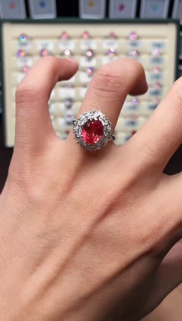 无925银轻奢围镶火莲花色女神戒