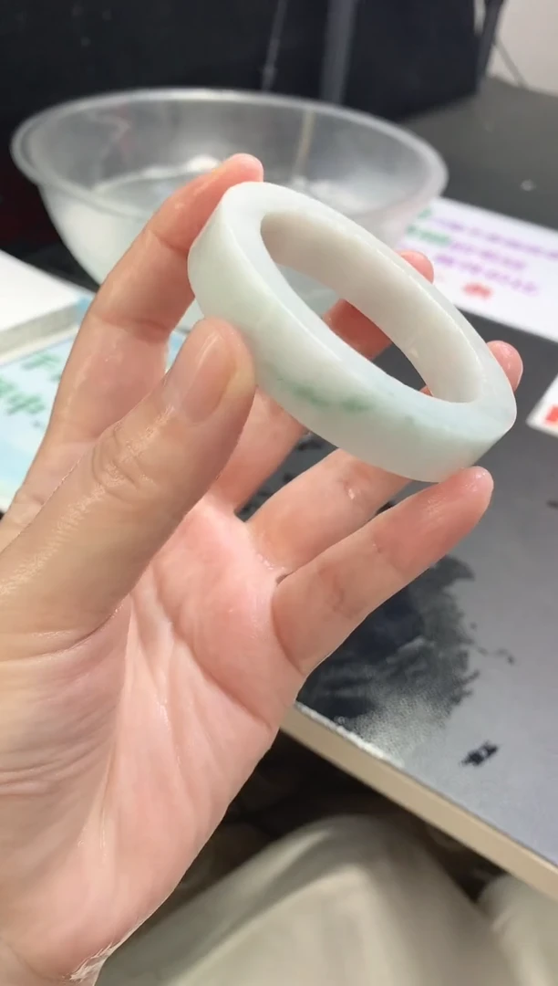 【闪购商品】定制翡翠手镯未镶嵌8 52-54正