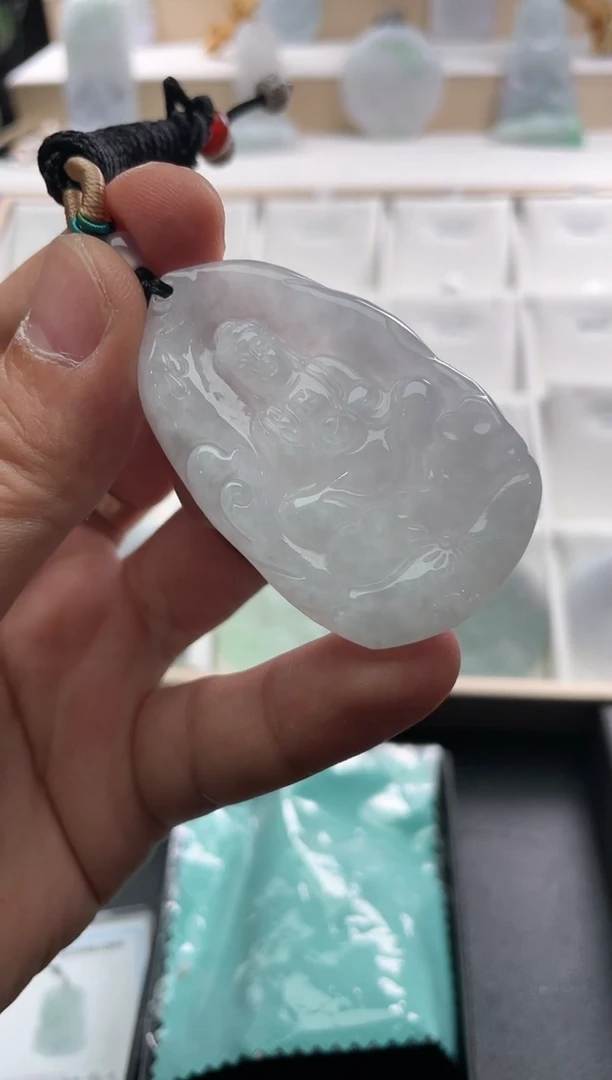 翡翠未镶嵌颈饰..../4/26/ 179