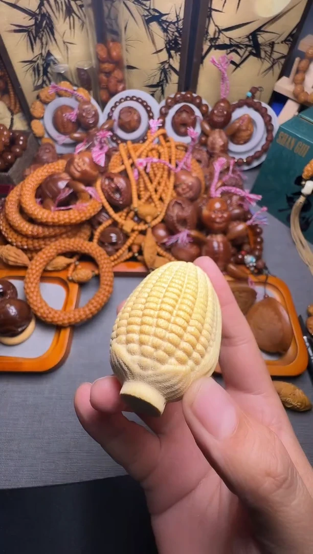 手串橄榄核大*玉米一个