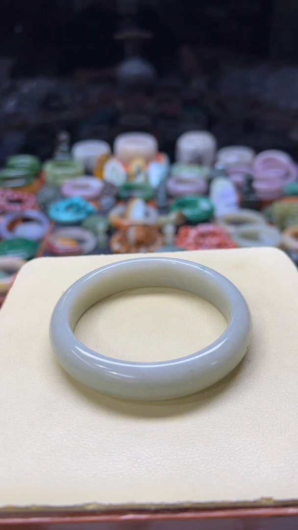 【闪购商品】石英质玉手镯未镶嵌042