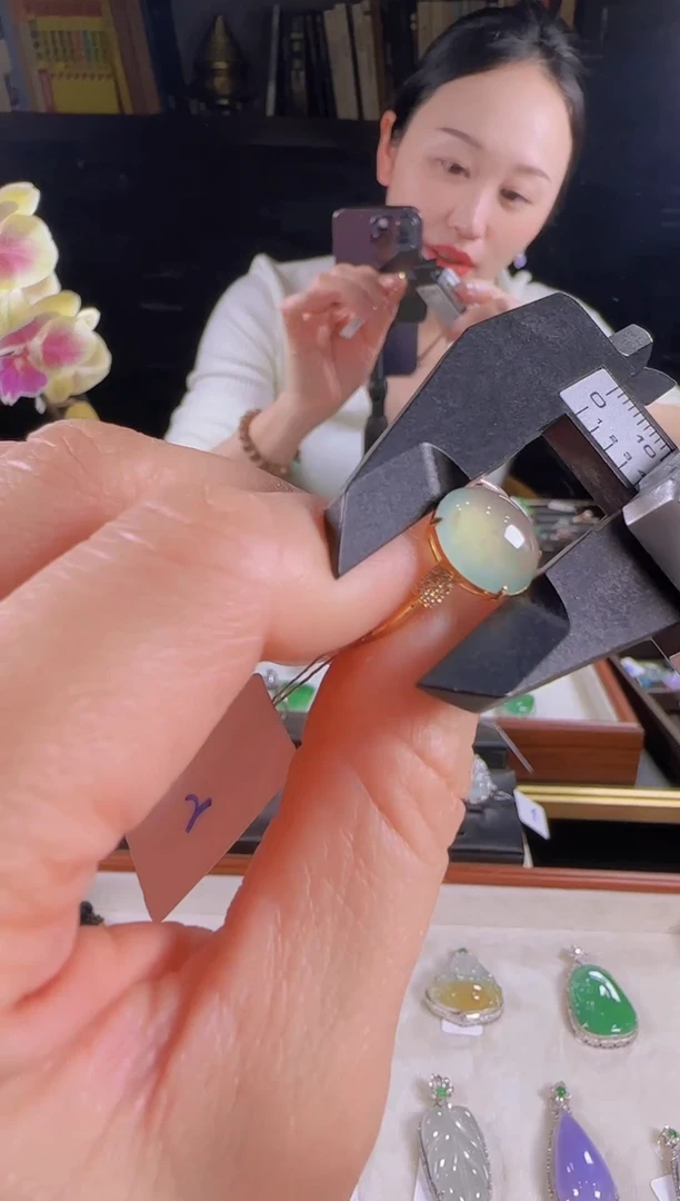 【闪购商品】翡翠戒指18K金镶嵌冰蓝蛋面戒指