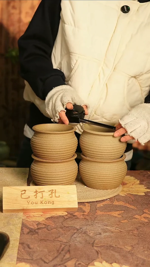 陶瓷20-116高8口10误差2已打孔瑕疵