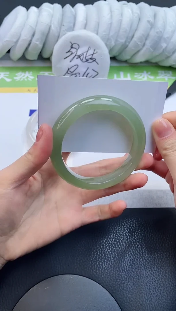 【闪购商品】石英质玉手镯未镶嵌A12-60+