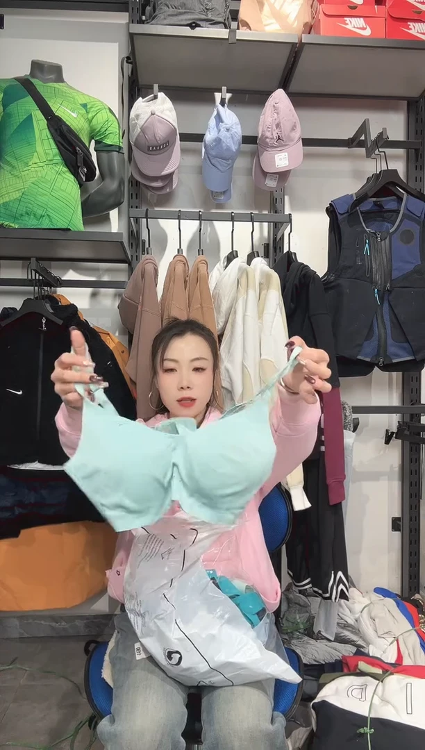 1613 编码 瑕疵款直播间过款为准 尺码  M