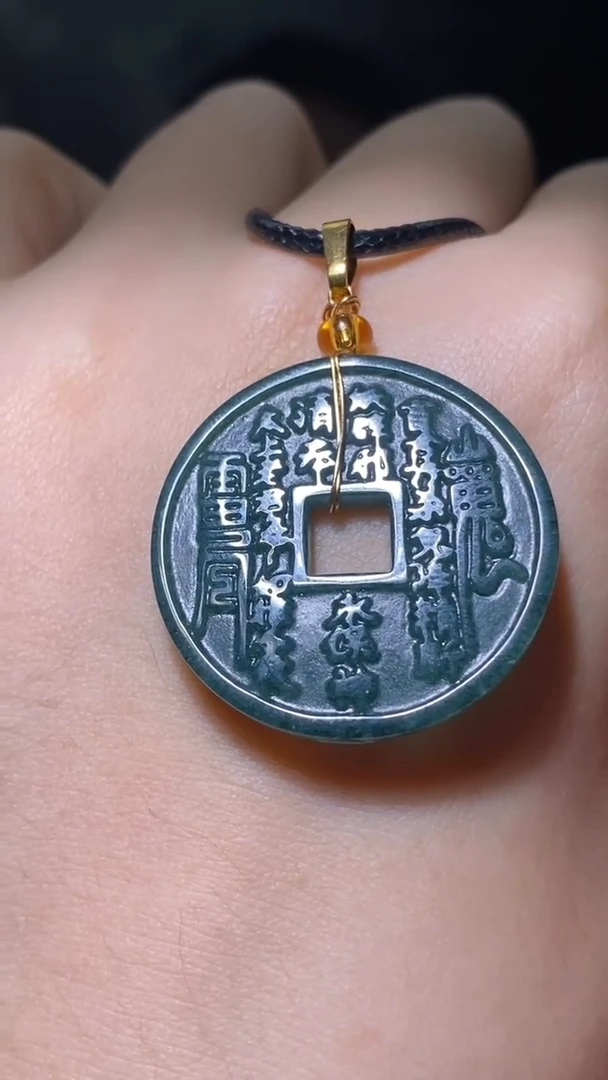 翡翠未镶嵌颈饰多样性任发其一