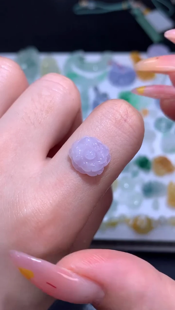 定制翡翠未镶嵌花花