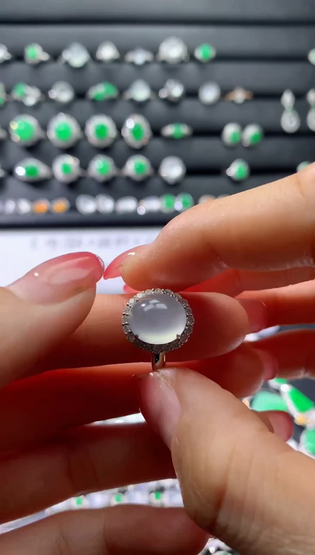 18K金镶嵌戒指翡翠18K翡翠