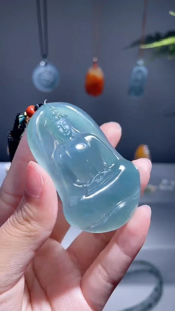 颈饰未镶嵌翡翠观音