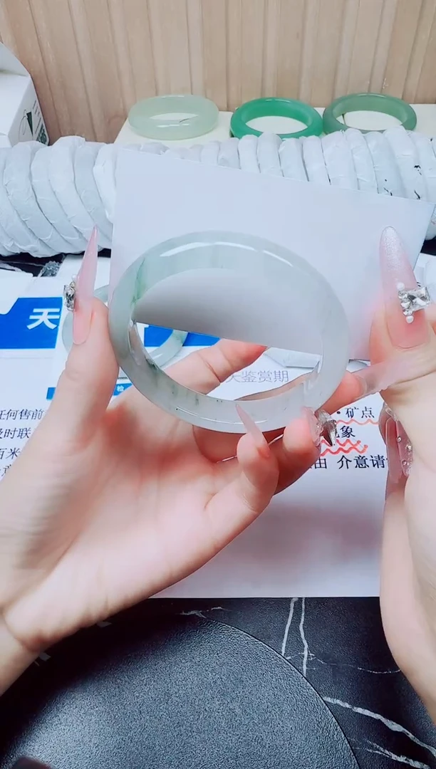 未镶嵌手镯石英质玉45/58