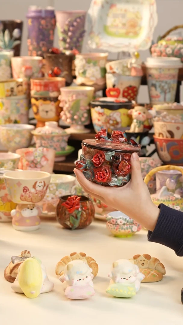 摆件陶景德镇釉下彩手绘设计师款陶瓷