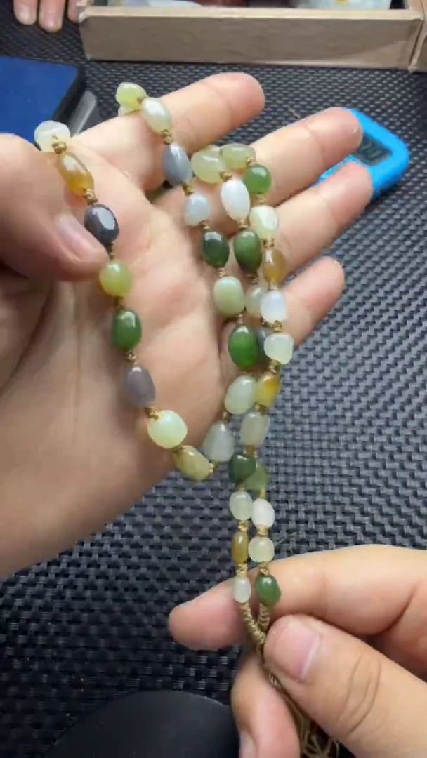 颈饰未镶嵌和田玉笑**云10