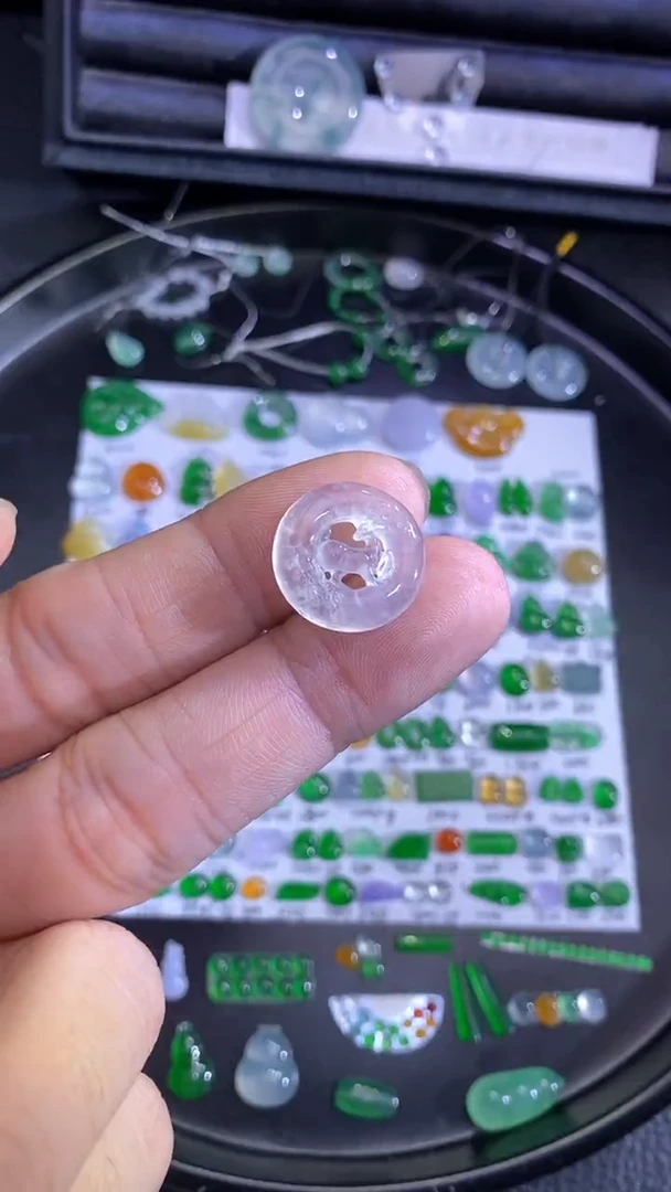 未镶嵌挂件翡翠牌