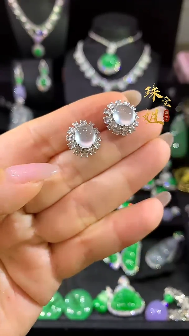 18K金镶嵌翡翠耳饰耳饰