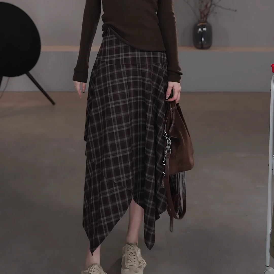 2025年早秋新款假两件撞色针织上衣+显瘦格纹半身裙套装LK2505963