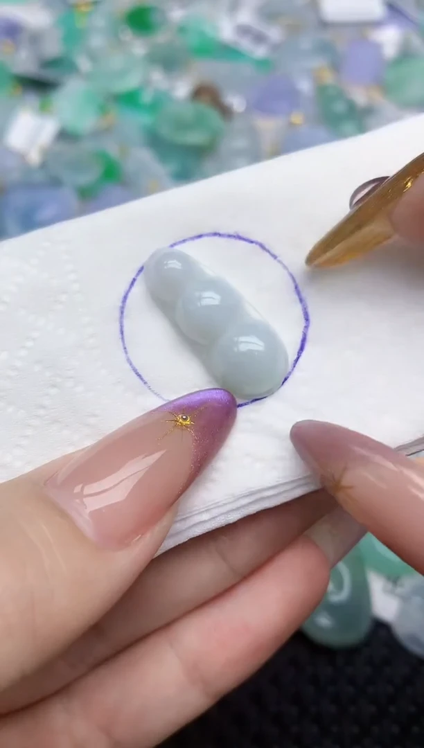 翡翠未镶嵌颈饰   天然翡翠A货  百元以上9米证书费自理