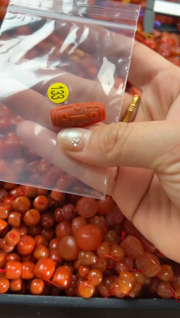 【闪购商品】南红玛瑙颈饰未镶嵌1