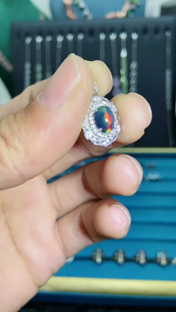 【闪购商品】欧泊吊坠(不含链)银S925镶嵌1121