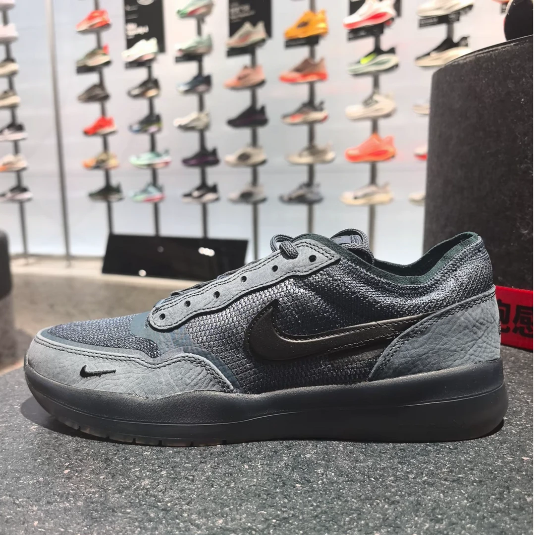 NIKE耐克男子NIKE SB PS8滑板鞋FV8493-402