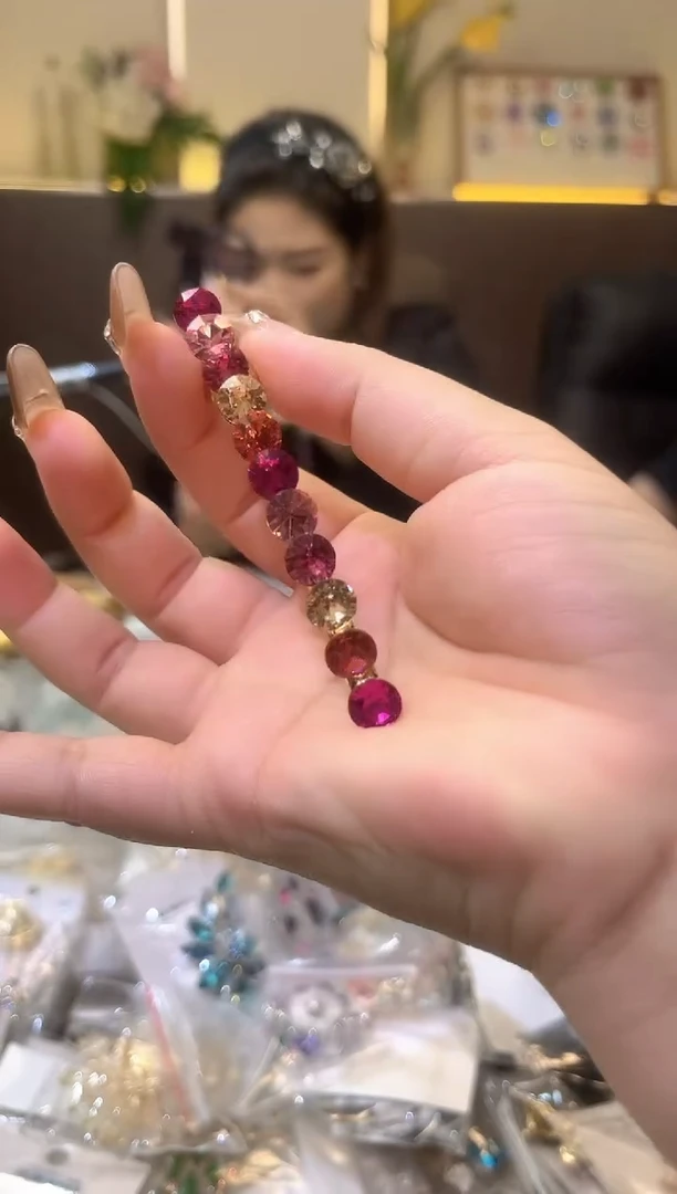 锆石铁合金精品饰界
