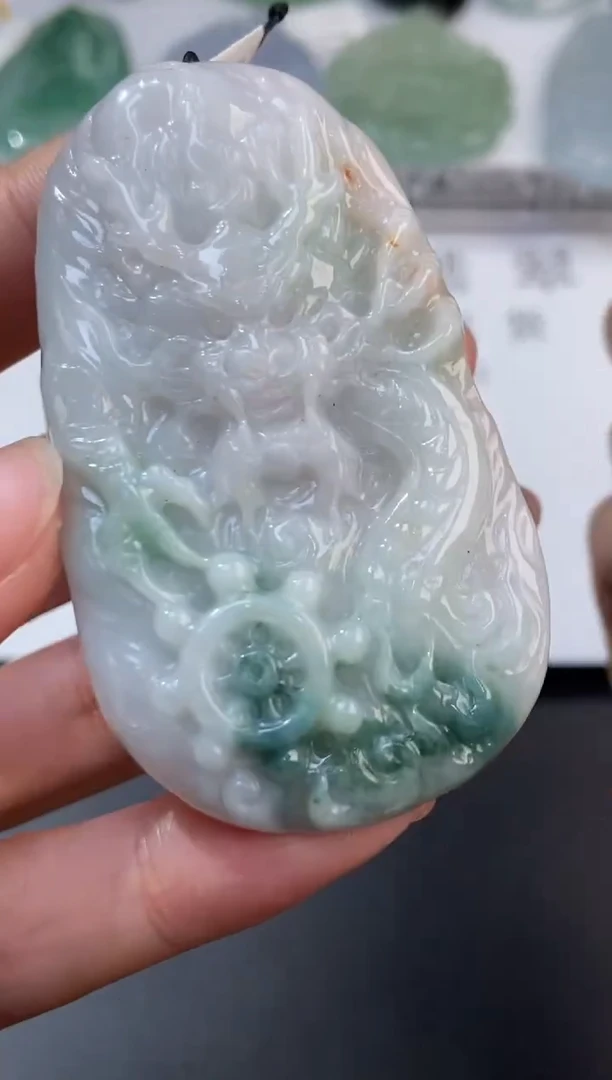 未镶嵌挂件翡翠377977    多人