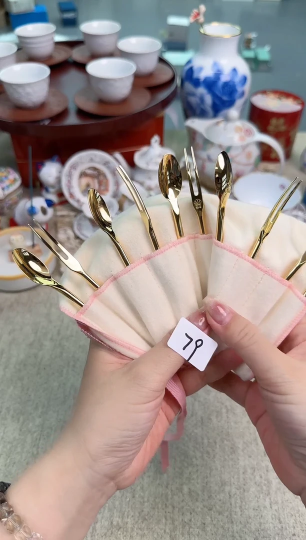 瓷片泡泡家的瓷器真好看
