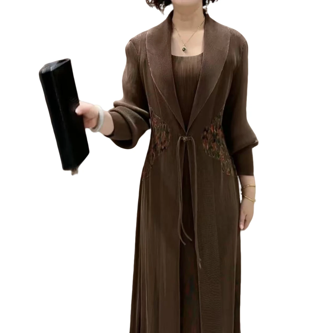 2025春季翻领一体休闲连衣裙