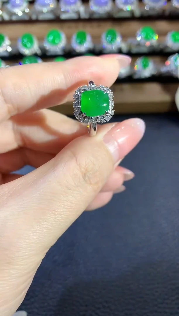 18K金镶嵌戒指翡翠A106