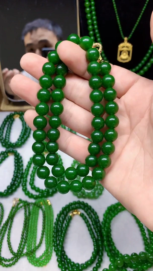 和田玉（碧玉）未镶嵌项链卡10的菠菜绿