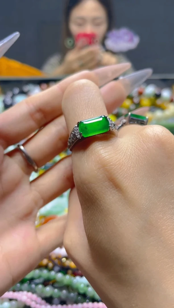 颈饰未镶嵌翡翠/J/翡翠A货，一件也是批发价