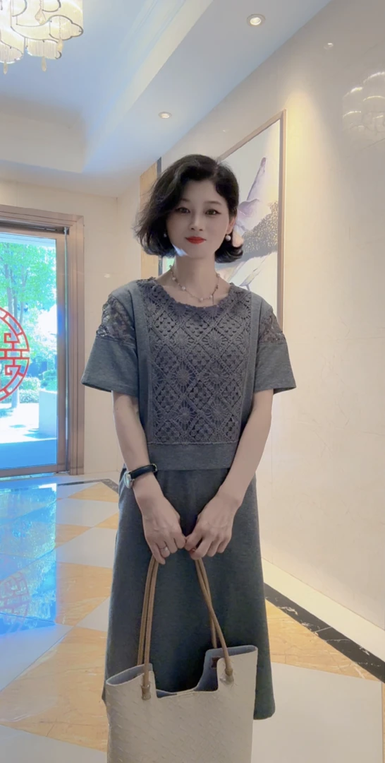 新款时尚减龄镂空设计感连衣裙洋气中长款假两件连衣裙9957