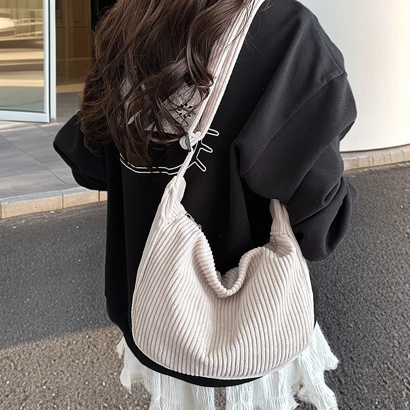 chic学生休闲韩版女简约饺子包灯芯绒慵懒风日系潮文艺单肩斜挎包