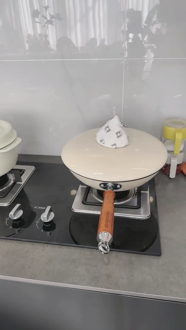 【闪购商品】瓷珐琅炒锅32cm-奶油白