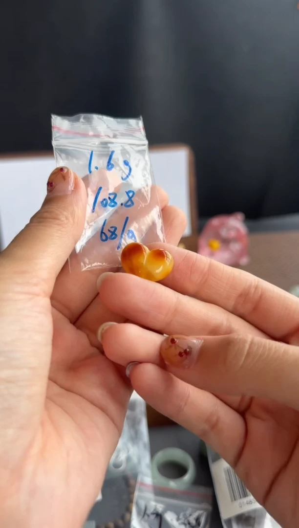 蜜蜡颈饰未镶嵌315买断