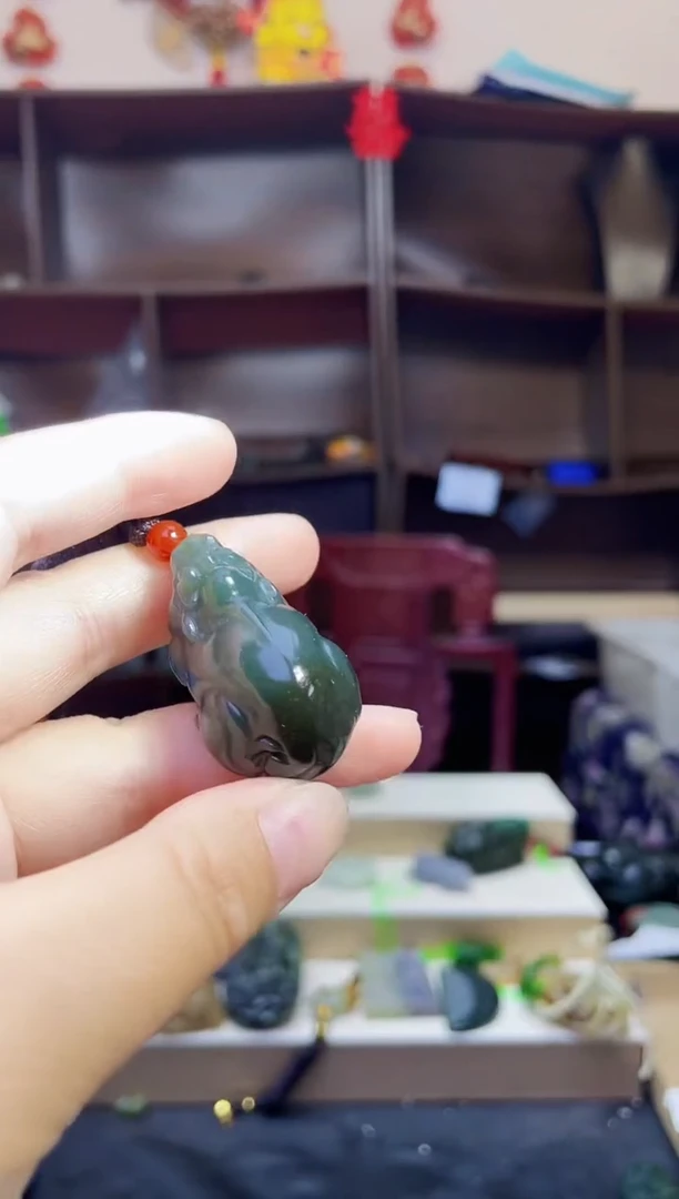 和田玉未镶嵌颈饰1