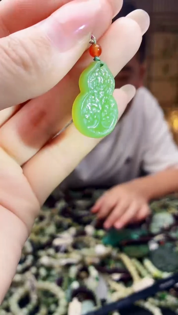 颈饰未镶嵌和田玉多样性发货，拍一发一