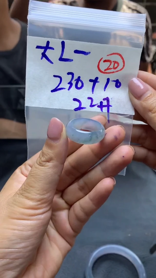 定制翡翠未镶嵌大*毛货需精细抛光拍一发一