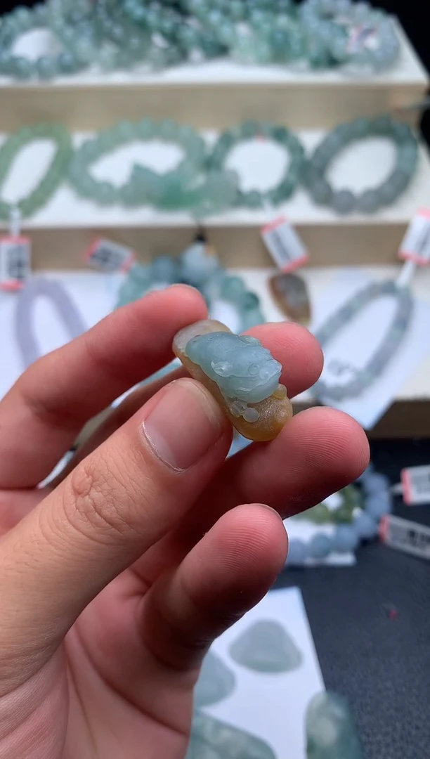 未镶嵌挂件翡翠花**米翡翠