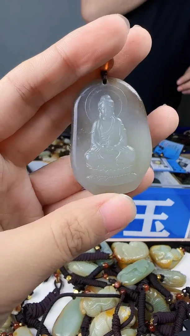 和田玉未镶嵌颈饰1