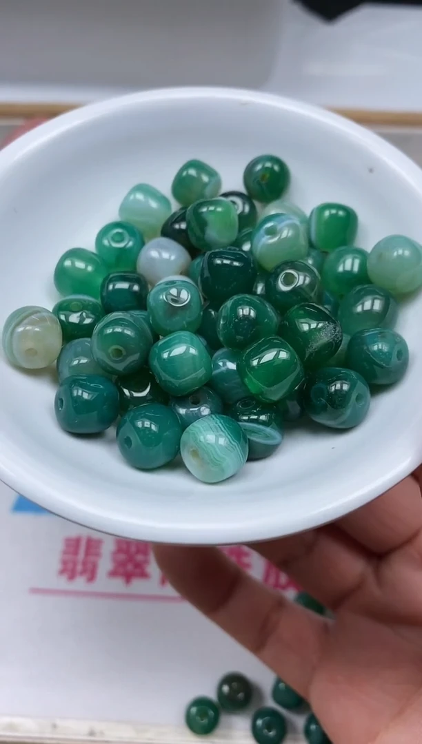 玛瑙/玉髓散珠未镶嵌B1164 绿缠丝8*9mm20个8.8元